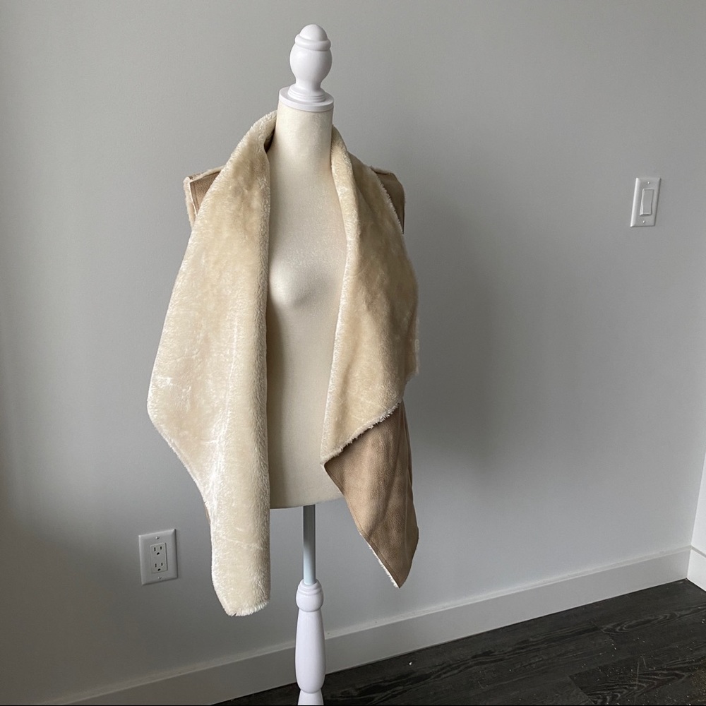 Have Brown / Tan Fur Vest